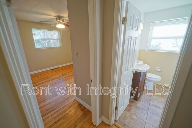 Building Photo - 1804 Skyland Dr