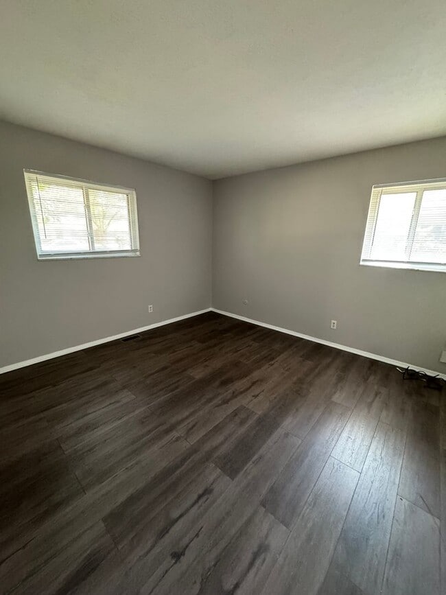 Building Photo - Warren Twp - 3 BR