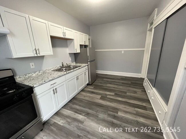 Building Photo - Charming Renovated 1 Bed 1 Bath Apartment ...