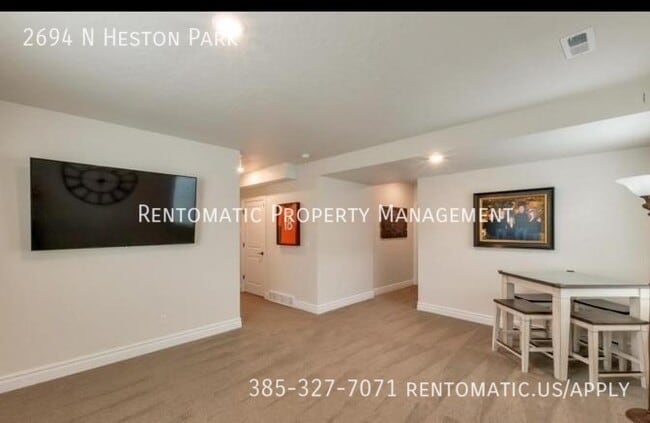 Building Photo - 2694 N Heston Park