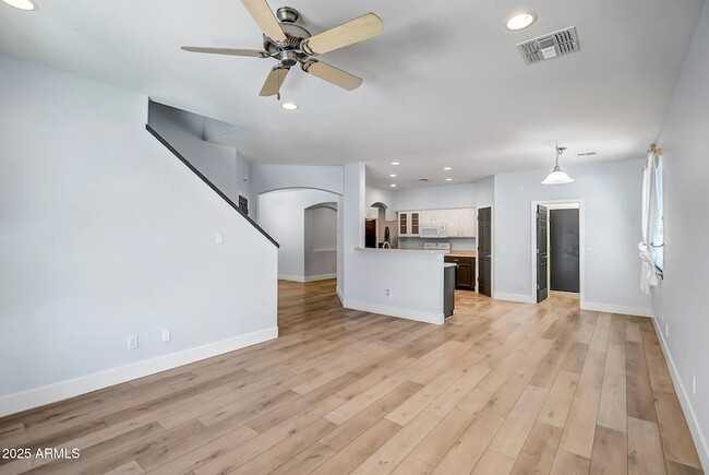 Building Photo - 4512 W Stoneman Dr