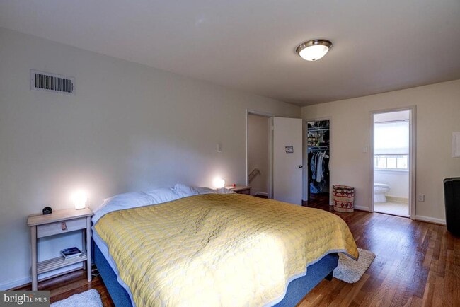 Building Photo - 7525 Cayuga Ave
