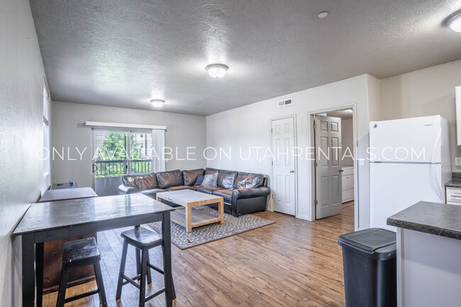 Primary Photo - 871 E 620 N St