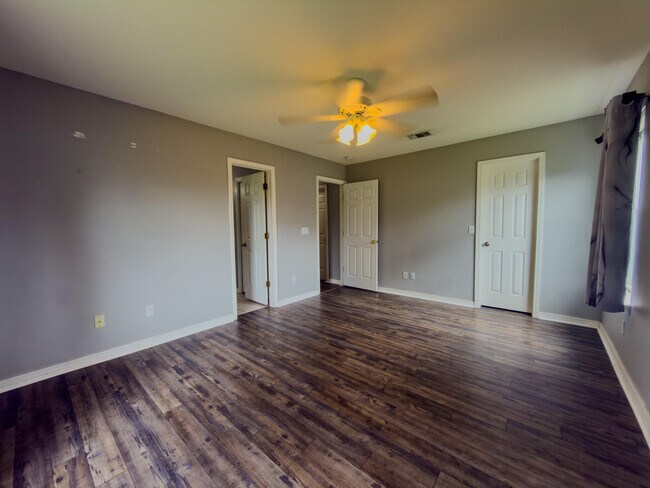 Building Photo - 2548 Houston Cir