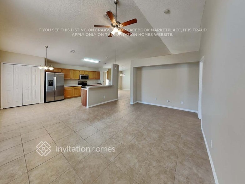 Building Photo - 1733 Snaresbrook Way
