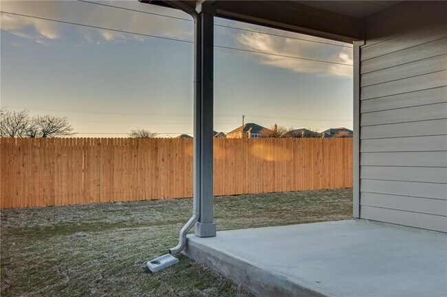 Building Photo - 309 Naset Dr
