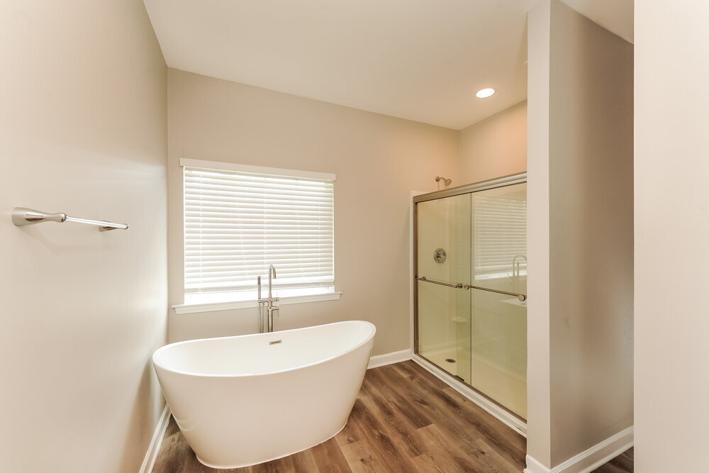 Building Photo - 240 Hardwood Ct