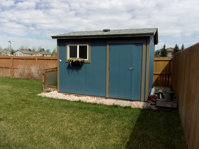 Building Photo - House For Lease