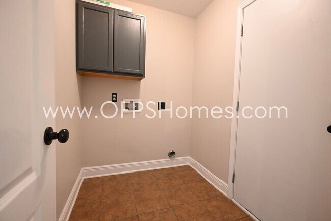 Building Photo - Home in South Crestview!