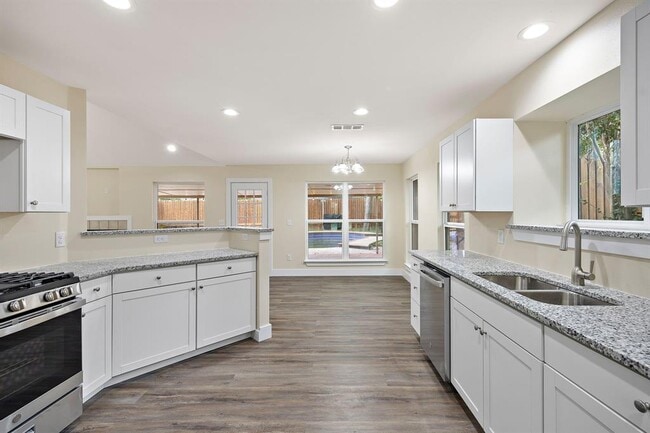 Building Photo - 507 Deercreek Ln