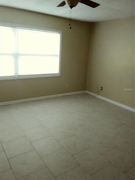 Building Photo - 3001 S Pines Dr