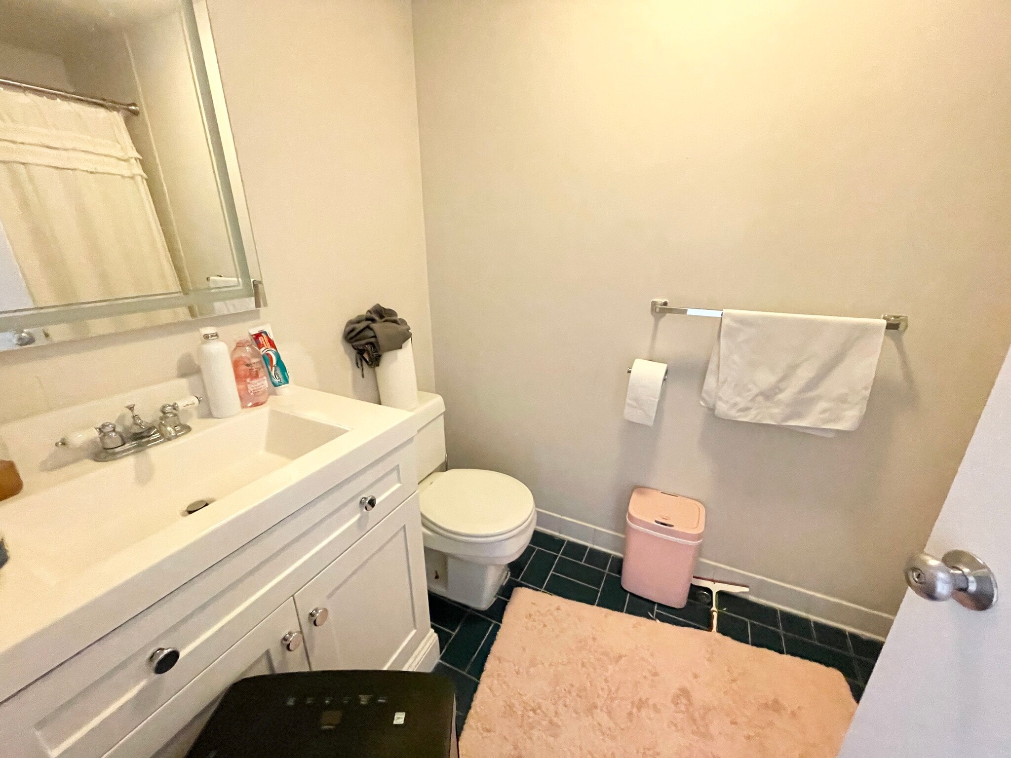 Building Photo - 84 Gainsborough St