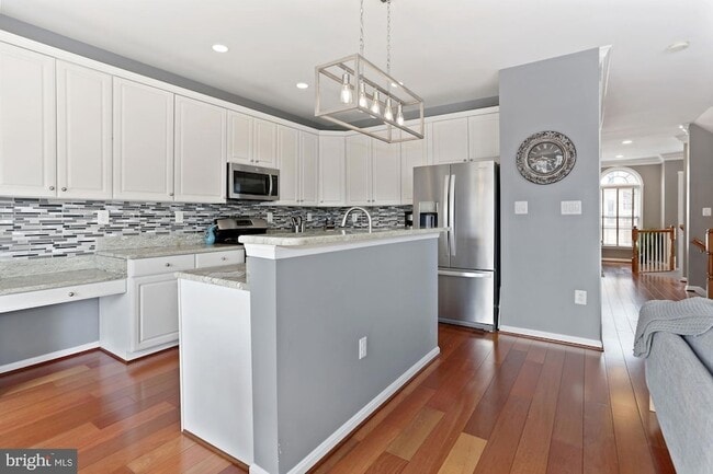 Building Photo - 47675 Loweland Terrace