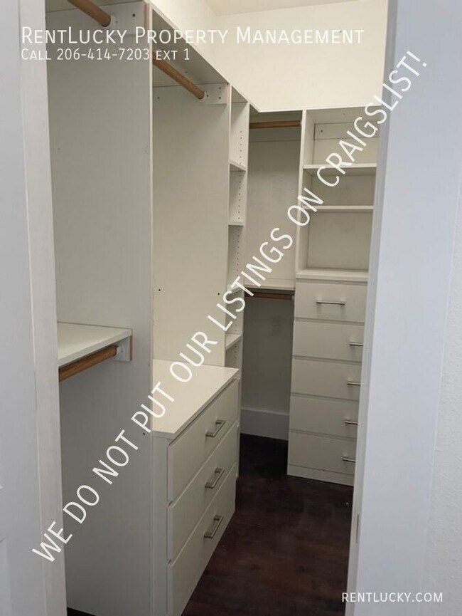 Building Photo - 821 23rd Ave