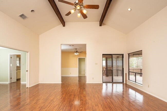 Building Photo - 108 Holly Hill Dr