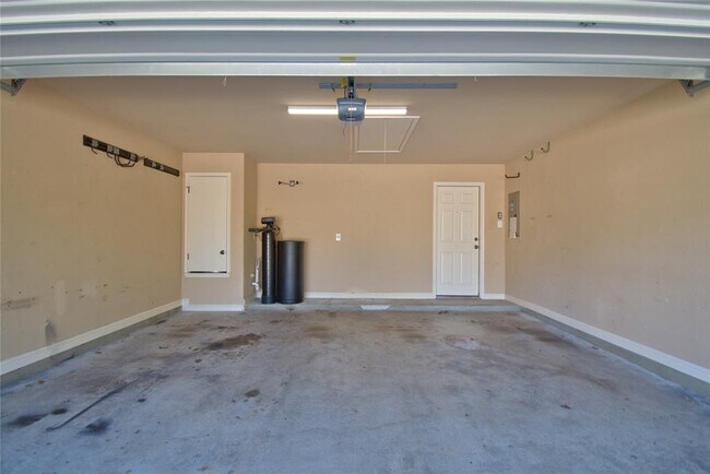 Building Photo - 324 Atlanta Park Dr