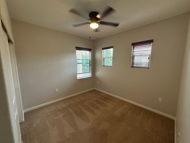 Building Photo - Beautiful 3 Bedroom, 2.5 Bath Mountain House Home