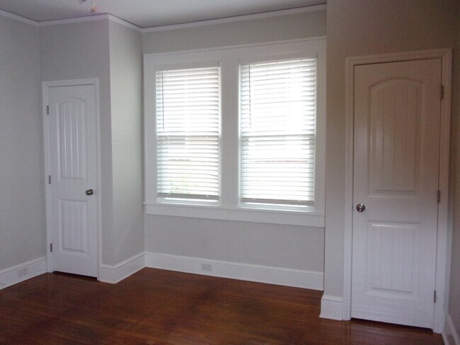 Building Photo - 738 Charlotte Ave