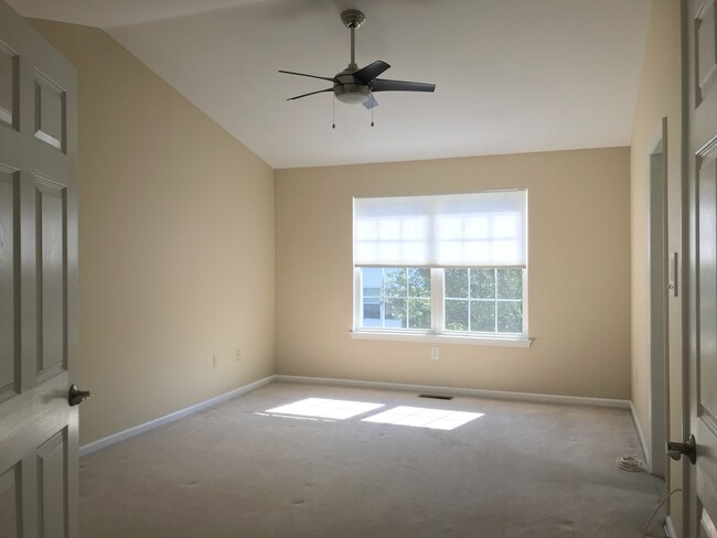 Building Photo - 4490 Apple Blossom Dr