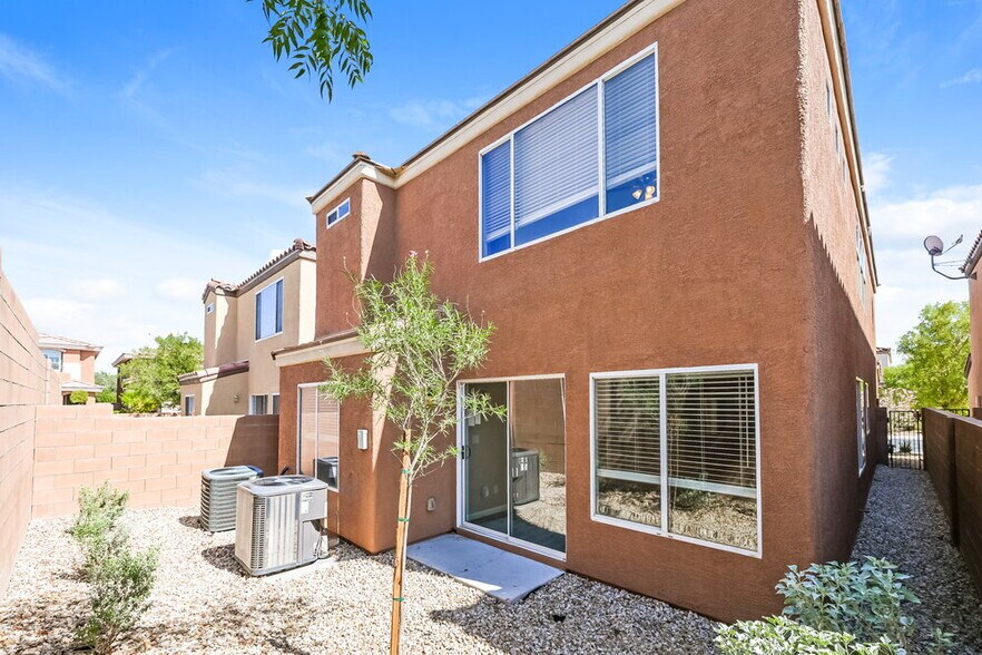 Building Photo - 9931 Morpeth St