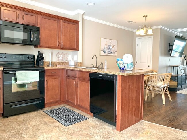 Building Photo - 308 Sam Houston Cir
