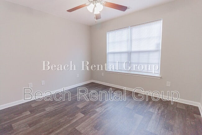 Building Photo - 302 Rung Rd