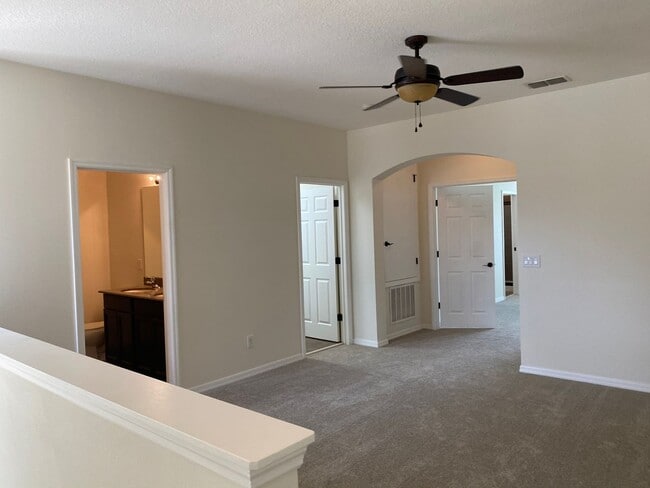 Building Photo - Gorgeous 3 bedrooms, 3.5 baths plus a LOFT...