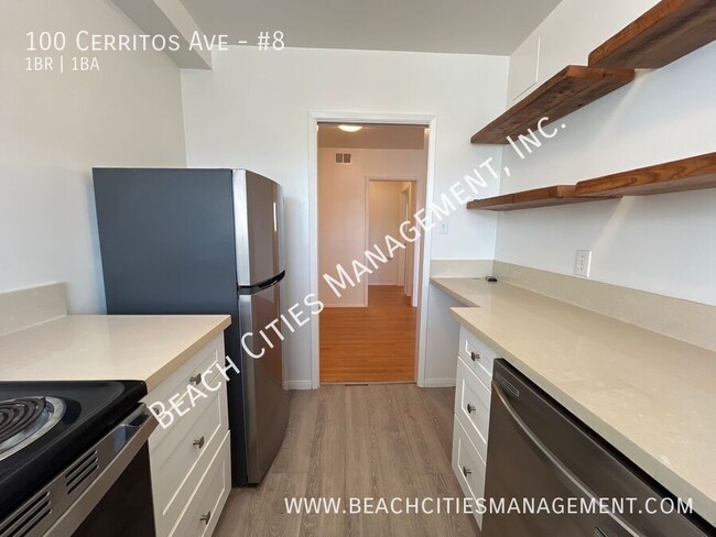 Building Photo - Charming 1 Bedroom 1 Bath Condo- Blocks Aw...