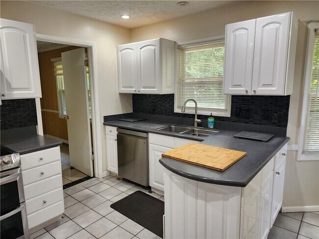 Building Photo - 3572 High Green Dr