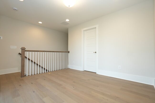 Building Photo - A beautiful home with 4 beds and 3 bath in...