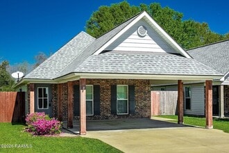 Building Photo - 319 Harvest Ln