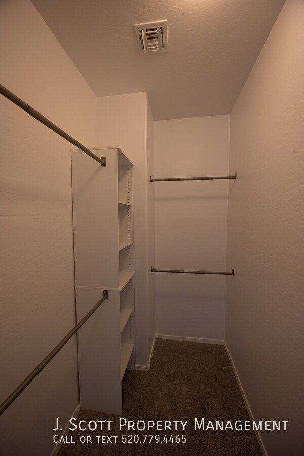 Building Photo - 17737 W Mandalay Ln