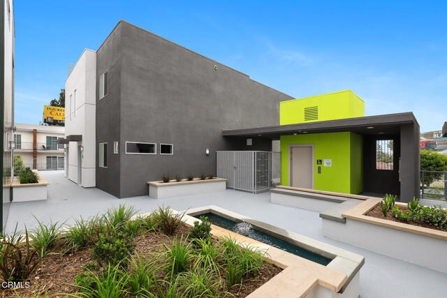 Building Photo - 2000 Lake Ave