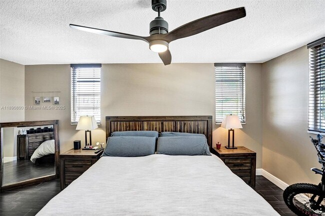 Building Photo - 1811 Jefferson St