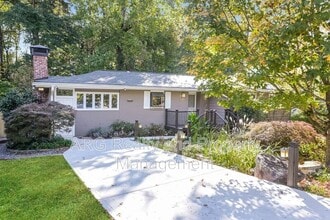 Building Photo - 2771 Winding Ln NE