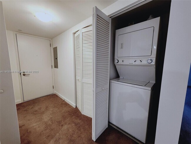 Building Photo - 4250 Biscayne Blvd