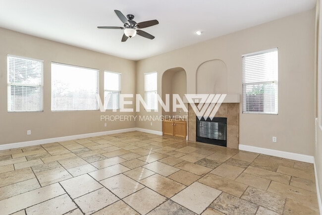 Building Photo - 4202 Mockingbird Ct