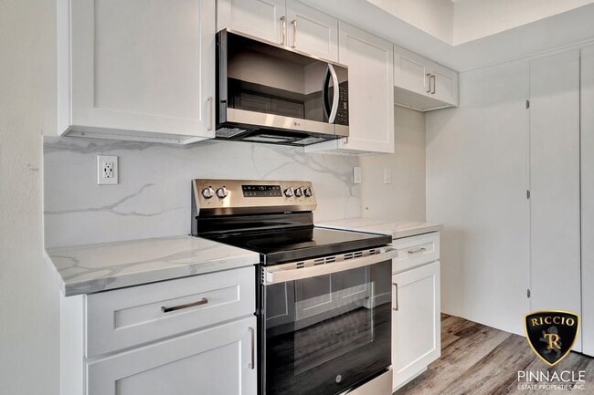 Building Photo - 18408 Hatteras St