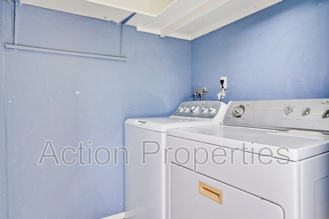 Building Photo - 1963 Landess Ave