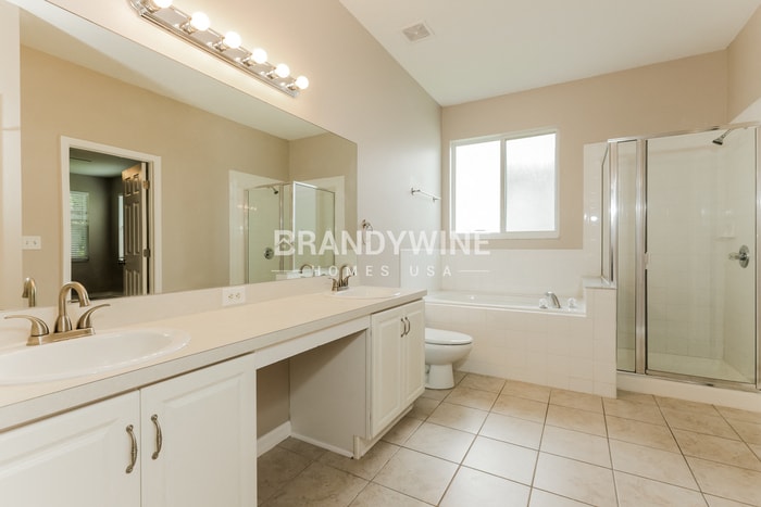 Building Photo - 1035 Clearpointe Way