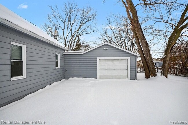 Building Photo - 20801 Elroy Ave
