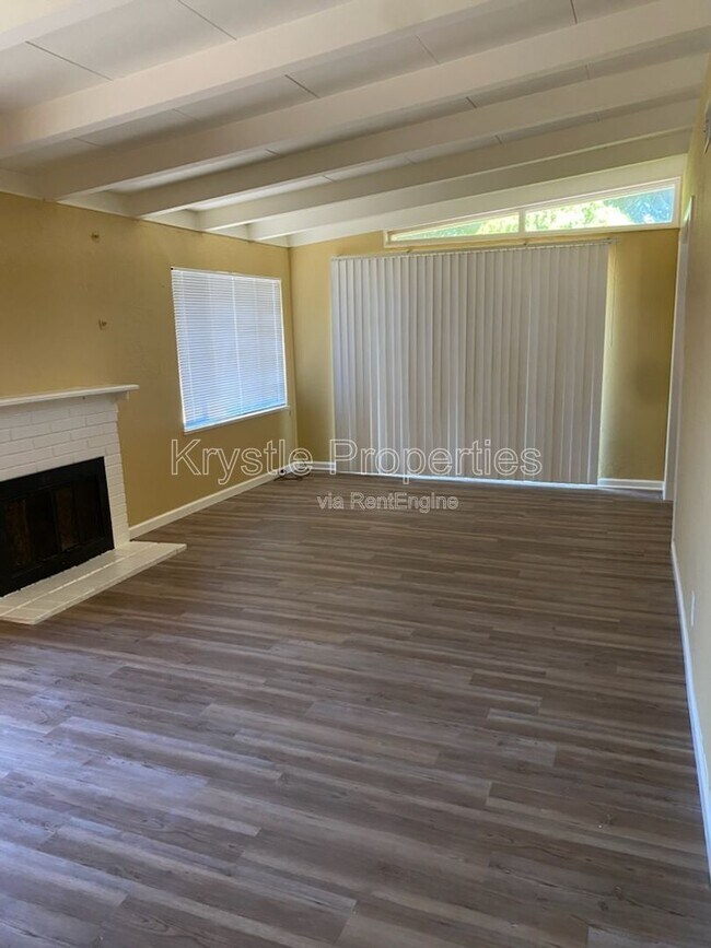 Building Photo - 1114 Coronel Ave
