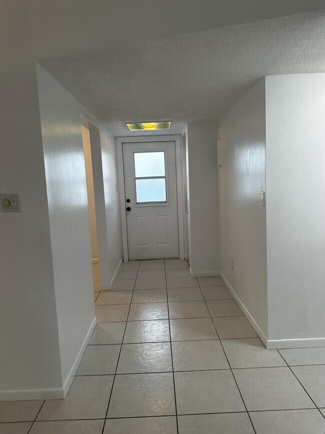 Building Photo - 2600 Fiore Way