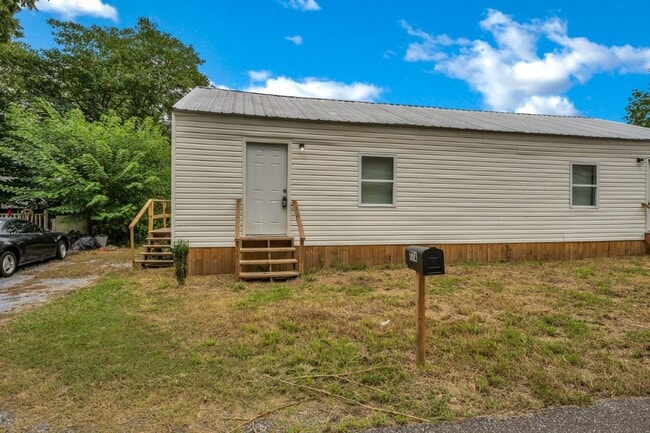 Primary Photo - Cozy Childersburg Duplex! 2 Bed 1 Bath $75...