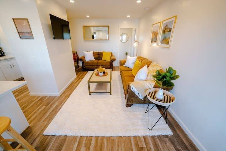 Building Photo - 366 3rd St