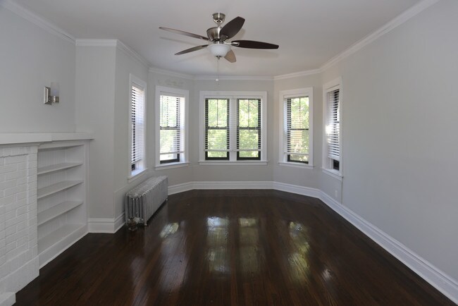 Primary Photo - 2209 W Foster Ave
