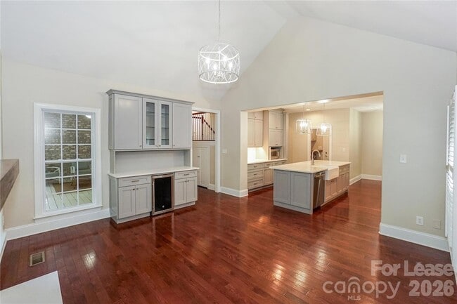 Building Photo - 181 Streamside Pl