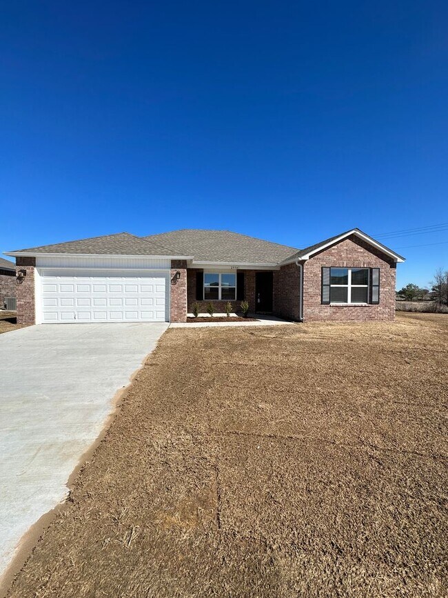 Building Photo - *Pre-leasing* Four Bedroom | Two Bath Home...