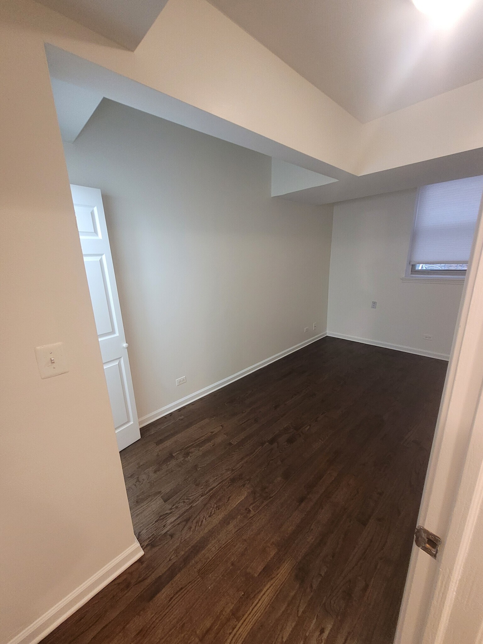 Building Photo - 6708 N Hermitage Ave