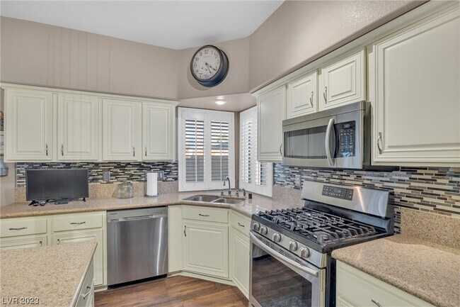 Building Photo - 3824 Sunking St